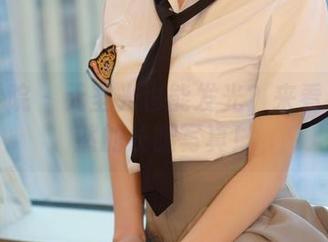 模范学院 – 无圣光也能发光？来看看黄乐然的长腿写真！