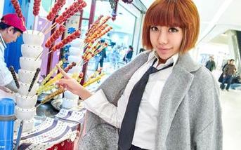 爱丝 – 何冉的兔女郎造型：最新图包，仿佛春风拂面