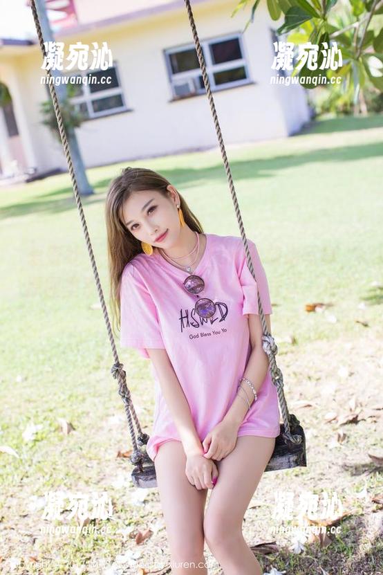 爱蜜社-若彤boomboom 爱蜜社 - 若彤boomboom的旗袍写真,原图里那抹色彩让我有点想要去买一件了!