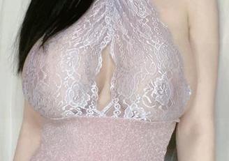 微密圈 – 当猪小七穿上礼服，写真里意外发现了她的好身材！