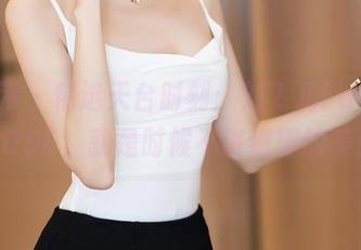 秀人网 – 精选天台时刻：刘飞儿Faye的POSE，就是时候不讲道理的美！