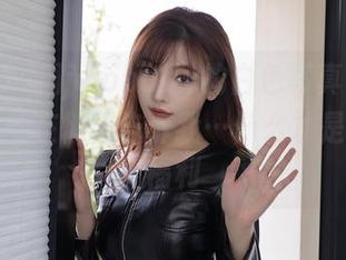 秀人网 – 周jojobaby的白色写真，感觉每一帧都在悄悄告诉我…什么才是真正的福利