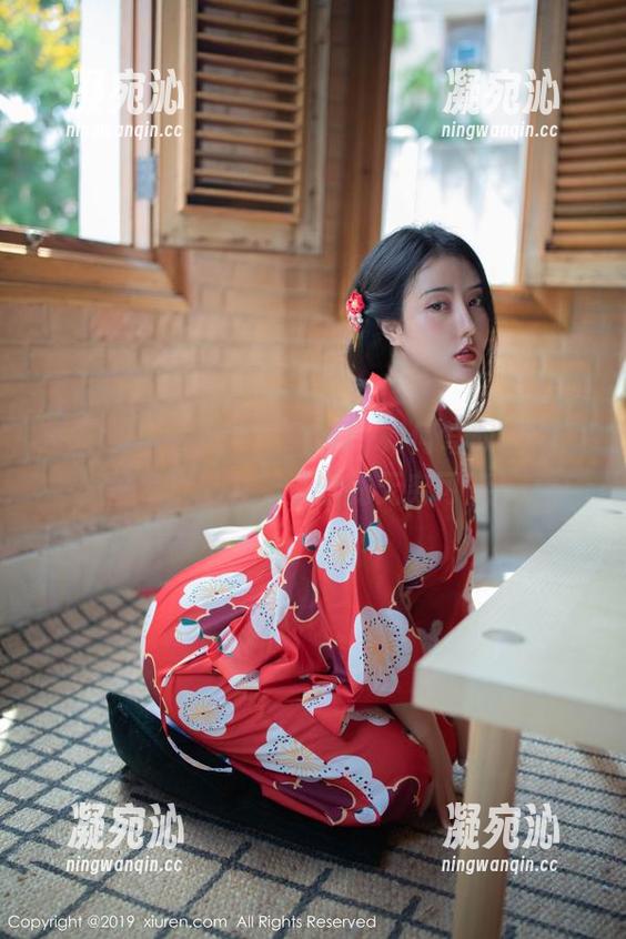 秀人网-大琪琪Emily 秀人网 - 看大琪琪Emily如何驾驭旗袍:图库的魅力,资源的无穷可能!