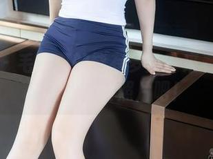 秀人网 – 毛衣真的能有多美？来看看大美妞儿的免费照片吧！