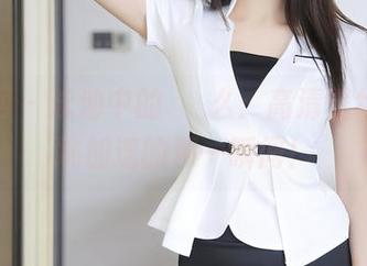 秀人网 – 泳池中的婠婠么：高清壁纸，心跳加速的那一瞬间！