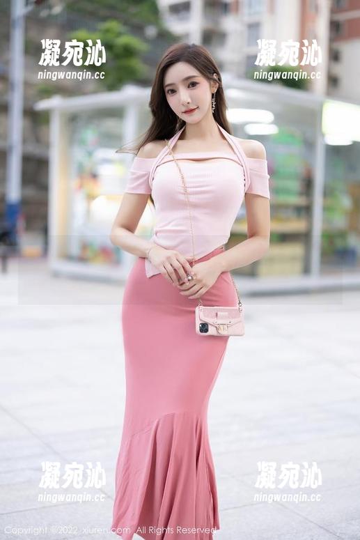 秀人网-柚柚小奶瓶 秀人网 - 看!免费写真中柚柚小奶瓶的和服时刻,不小心把奶瓶塞进了和服里?