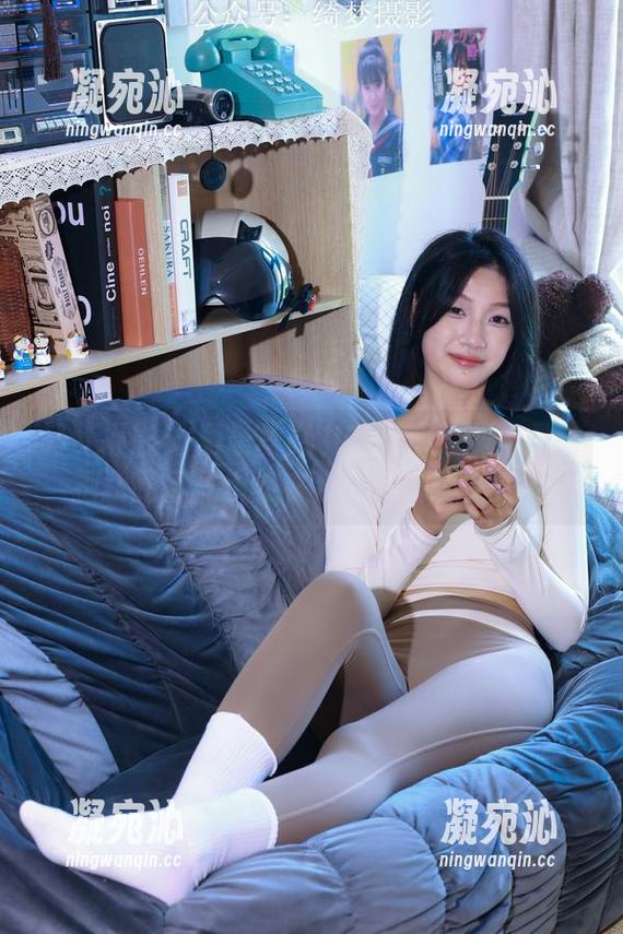 绮梦摄影-晨晨 绮梦摄影 - 晨晨写真中的甜心:到底是谁把我的目光锁定在那双眼睛上了呢?