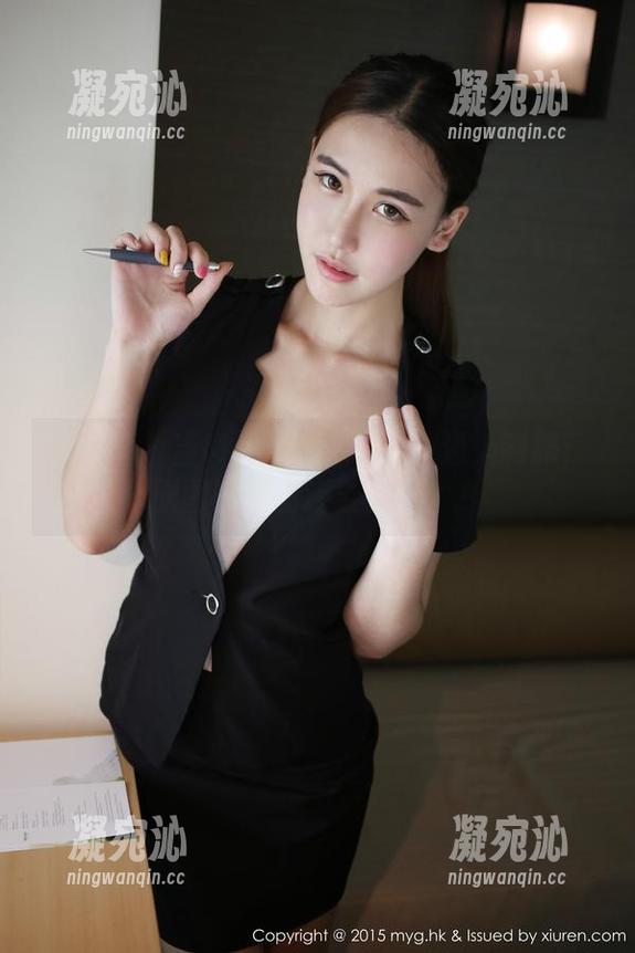 美媛馆 - 当Manuela玛鲁娜遇上制服：原图比套图还要精彩？！