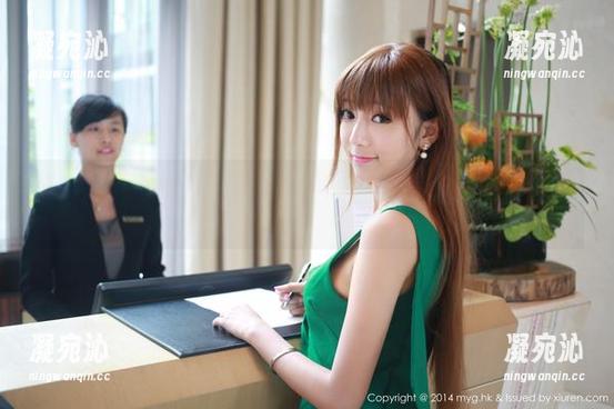 美媛馆 - 潘娇娇户外写真分享：你看她的姿态，我只想说太绝了！