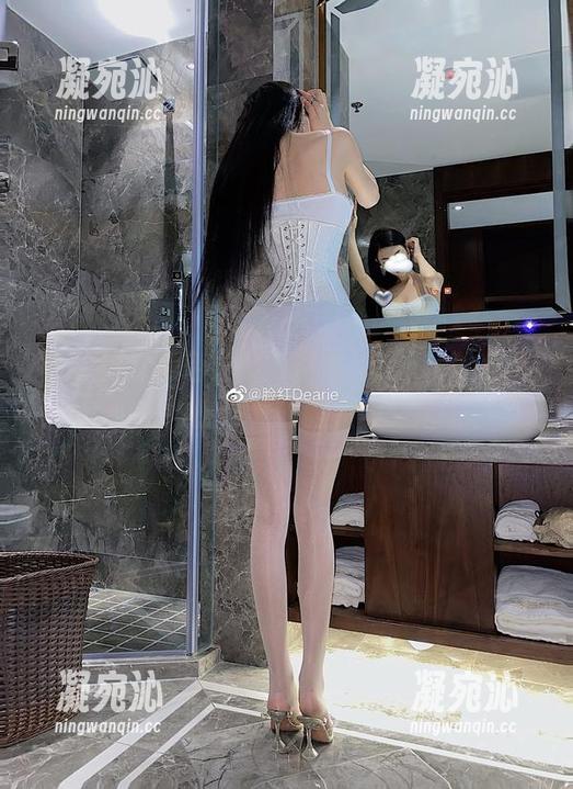 脸红Dearie 微密圈 - 黑色套装,脸红Dearie的作品:性感与神秘的完美交织