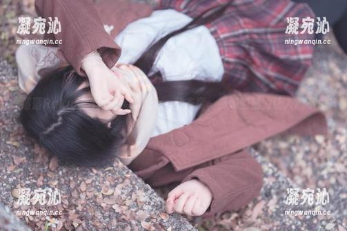 落落Raku 落落Raku图包:当裸足成为一种态度,资源的魅力让人忍不住回味