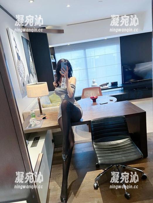 葛征 微密圈 - 当葛征穿上黑丝,酒店瞬间变身原图与壁纸的天堂!