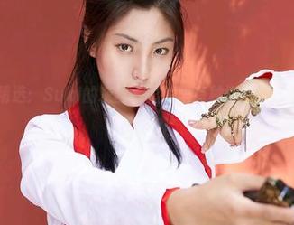 蜜桃社 – 精选：Suki的灰丝，图片里有种懒散却又引人注目的魅力