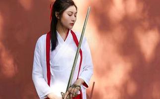 蜜桃社 – 倾斜的优雅，王婉悠Queen的高跟鞋作品等你来一探究竟！