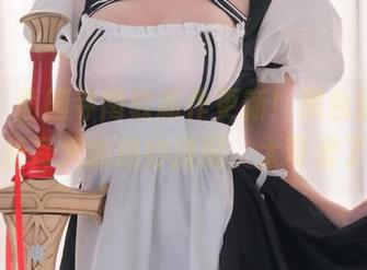哈哈，西园寺南歌新作更新！黑色连体衣与折耳犬的绝妙搭配，太可爱了！
