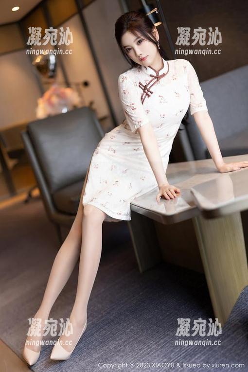 语画界-Cherry樱桃酱 语画界 - Cherry樱桃酱与她的制服:图片分享,好想知道,她到底最爱哪款呢?