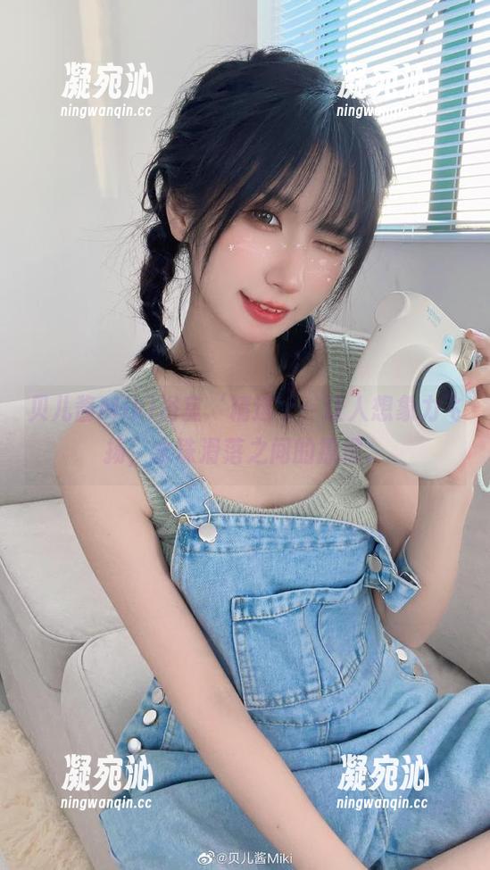 贝儿酱Miki 贝儿酱Miki浴室‘精选’,让人想象力飞扬,水珠滑落之间的撩拨。
