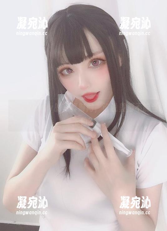 起起子vvvv 起起子vvvv的写真时间,谁说美脚不能当主角?