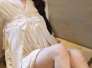 微密圈 – 这不是一场普通的写真，轩子巨二兔的丝袜图包，简直是艺术与魅力的交汇！