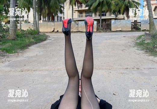 迷人的五姨太 微密圈 - 私房美图里的长腿,迷人的五姨太真是让人眼前一亮!