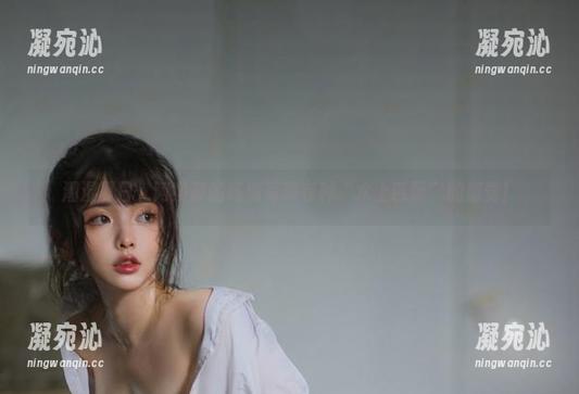 阿寨寨 潮湿夏日,阿寨寨的高清写真有种“水上芭蕾”的感觉!