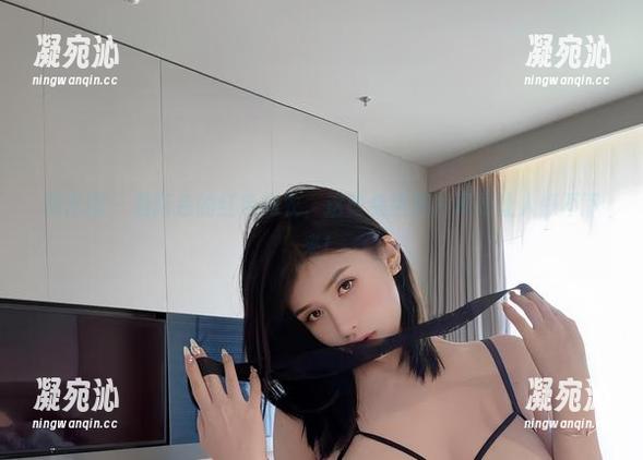 阿色 微密圈 - 看阿色的红色内衣,这些免费照片真是让人停不下来!