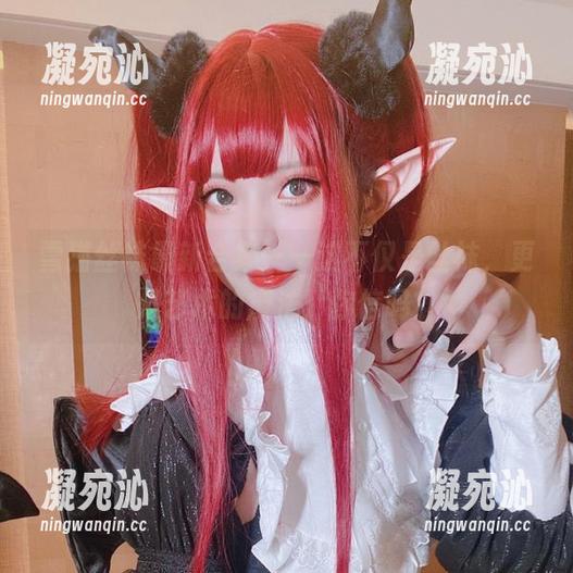 雪猫 雪猫丝袜最新合集——这不仅是丝袜,更是艺术的魔法,你信吗?