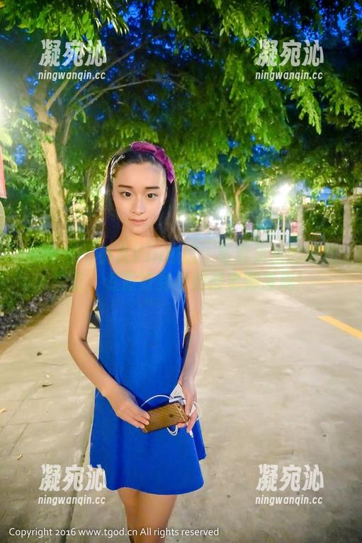 青豆客-小九Vin 青豆客 - 小九Vin校服:写真集里的校花校草,资源好到不怕被老师发现!