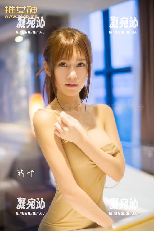 青豆客-潇同学 青豆客 - 这究竟是美腿福利?还是潇同学的图包在召唤我?